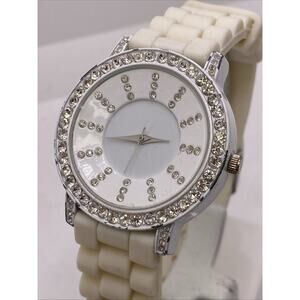 Womens Vintage White Rubber Watch New Battery